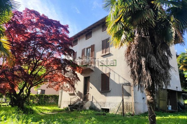casa indipendente in vendita a Stresa