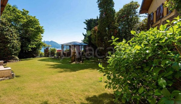 casa indipendente in vendita a Stresa