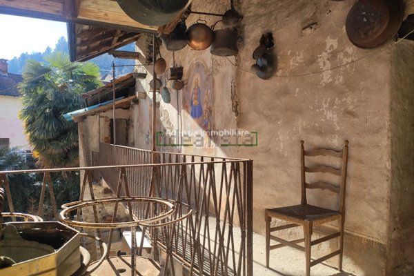 appartamento in vendita a Stresa in zona Magognino