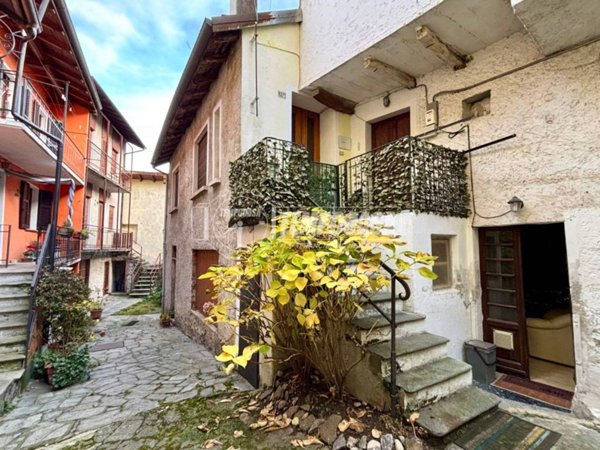 appartamento in vendita a Stresa in zona Levo