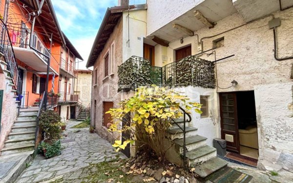appartamento in vendita a Stresa in zona Levo