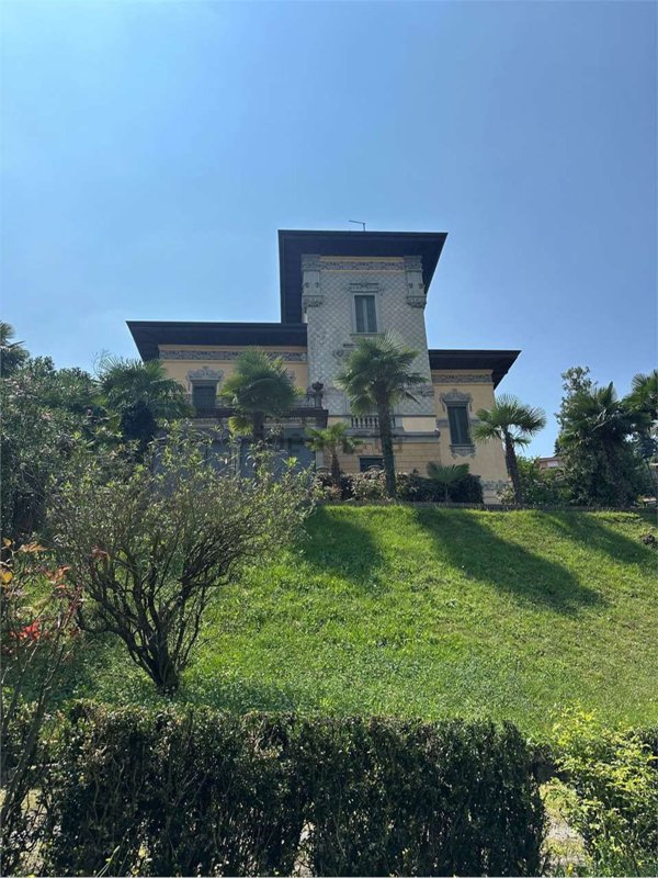 casa indipendente in vendita a Stresa