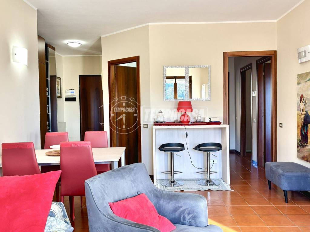 appartamento in vendita a Stresa in zona Carciano