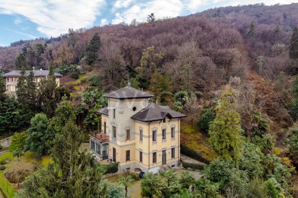 casa indipendente in vendita a Stresa