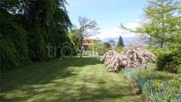 casa indipendente in vendita a Stresa in zona Someraro