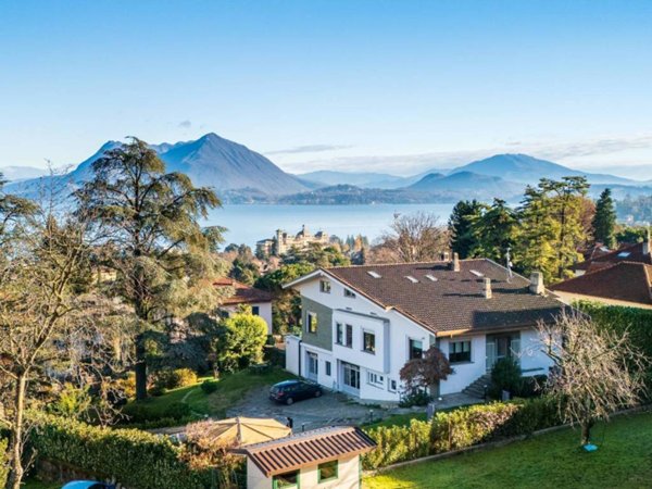 casa indipendente in vendita a Stresa