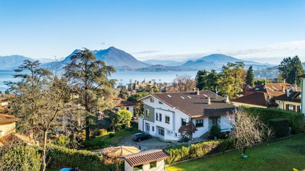 casa indipendente in vendita a Stresa