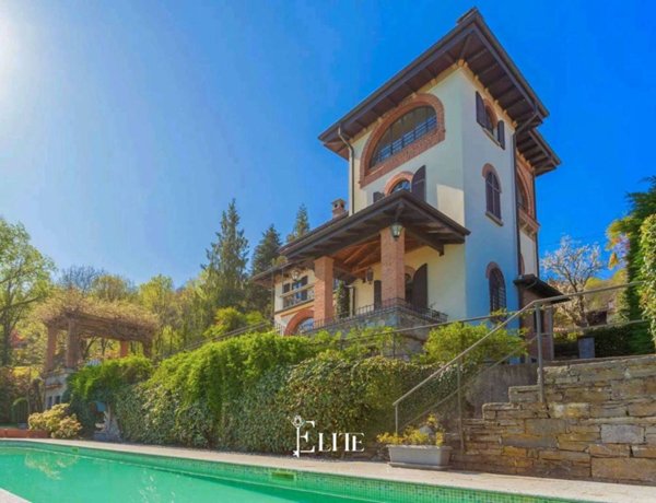 casa indipendente in vendita a Stresa in zona Vedasco