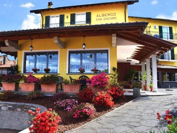 casa indipendente in vendita a Stresa in zona Mottarone