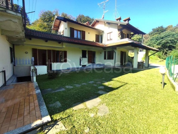 casa indipendente in vendita a Stresa