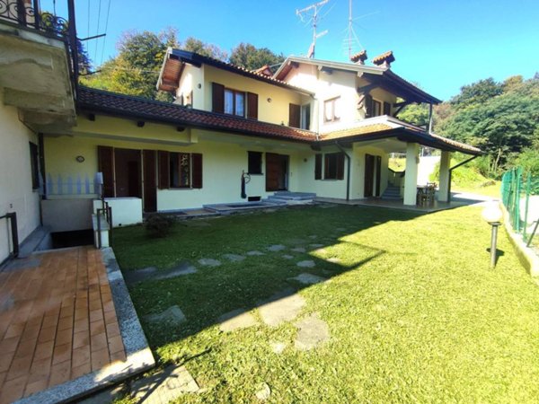casa indipendente in vendita a Stresa