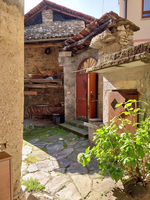 appartamento in vendita a Stresa in zona Brisino