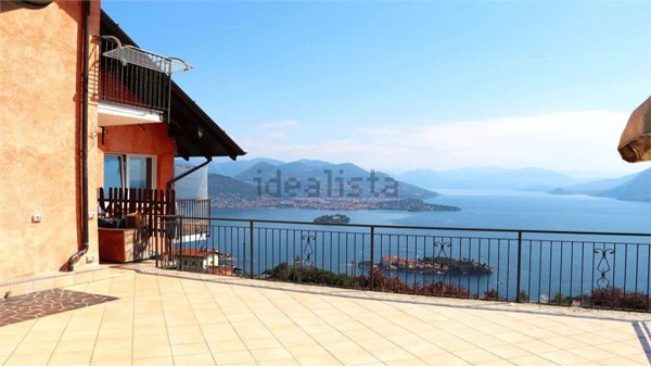 casa indipendente in vendita a Stresa