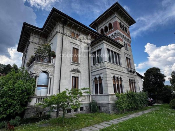 casa indipendente in vendita a Stresa in zona Isola Bella