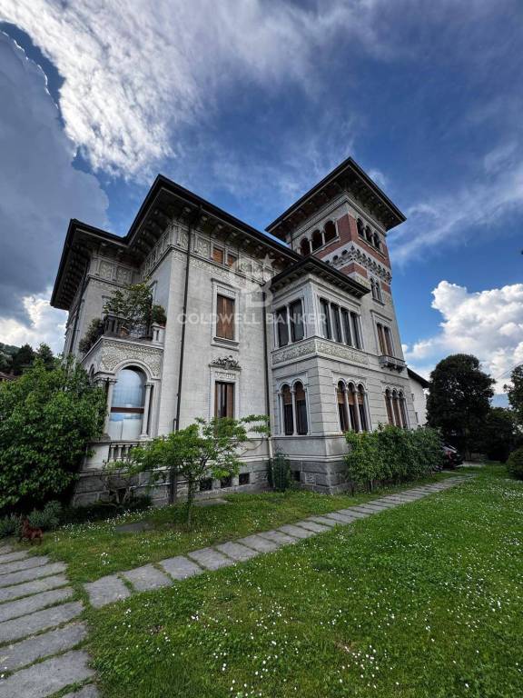 casa indipendente in vendita a Stresa in zona Isola Bella
