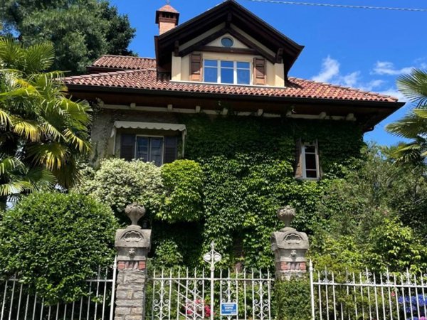 casa indipendente in vendita a Stresa