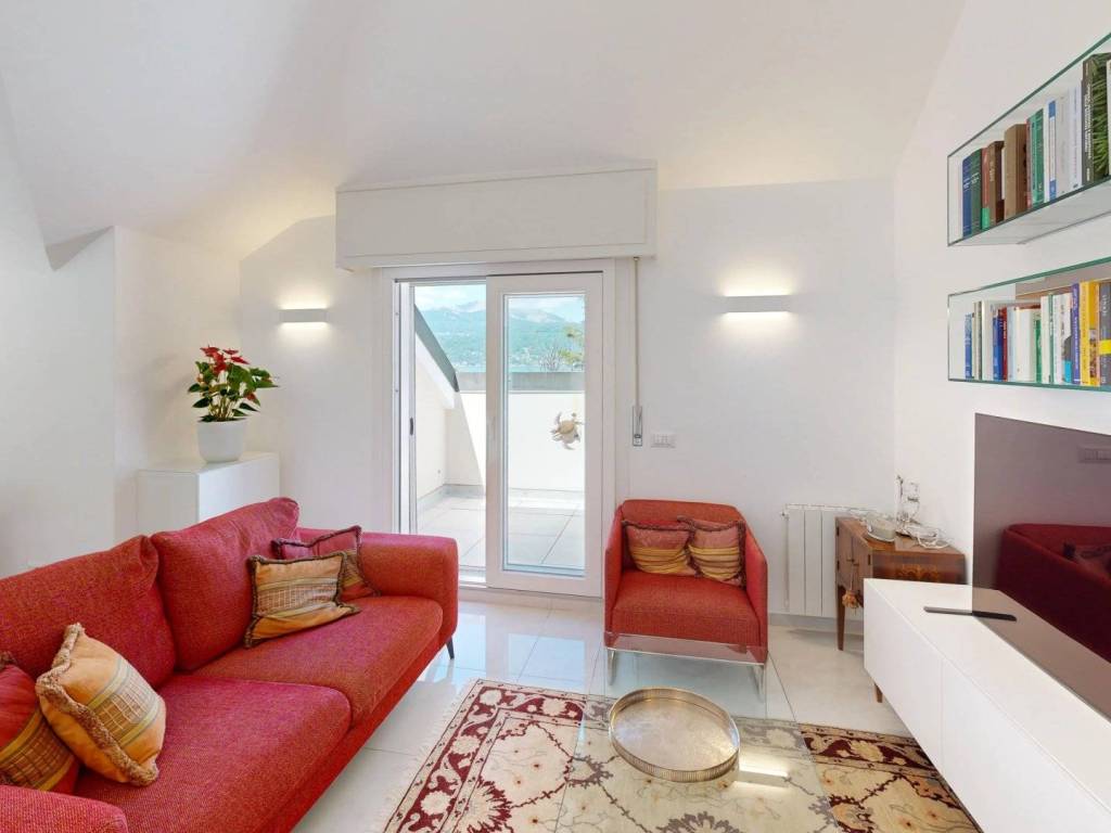 appartamento in vendita a Stresa in zona Carciano