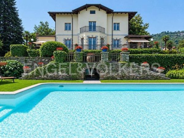 casa indipendente in vendita a Stresa in zona Carciano