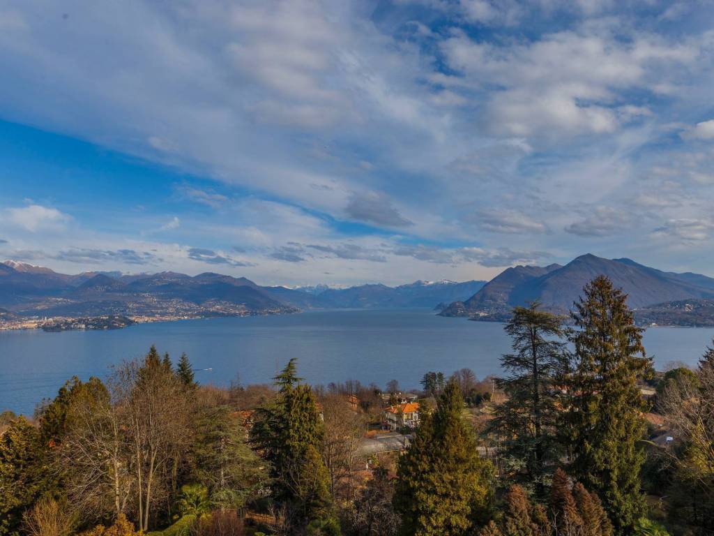 casa indipendente in vendita a Stresa