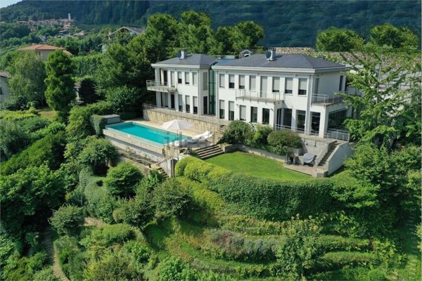 casa indipendente in vendita a Stresa