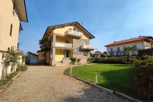 casa indipendente in vendita a Stresa