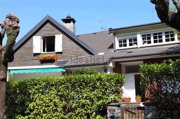 casa indipendente in vendita a Stresa