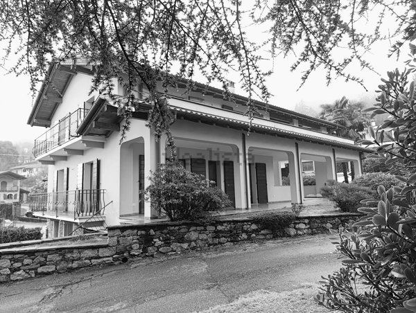casa indipendente in vendita a Stresa