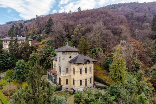 casa indipendente in vendita a Stresa