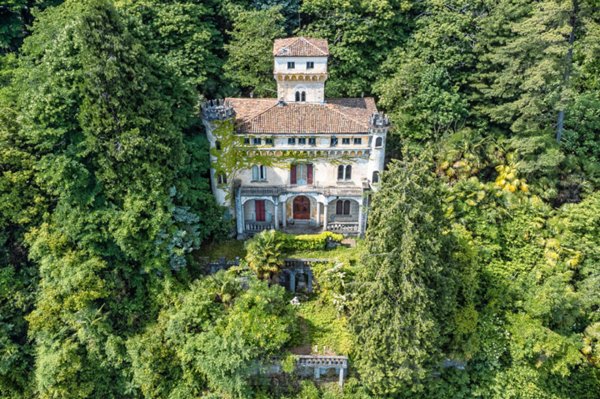 casa indipendente in vendita a Stresa