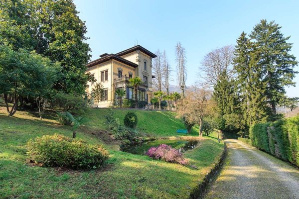 casa indipendente in vendita a Stresa