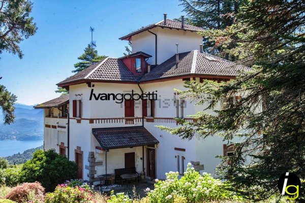 casa indipendente in vendita a Stresa in zona Alpino