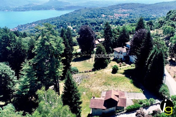 casa indipendente in vendita a Stresa in zona Alpino