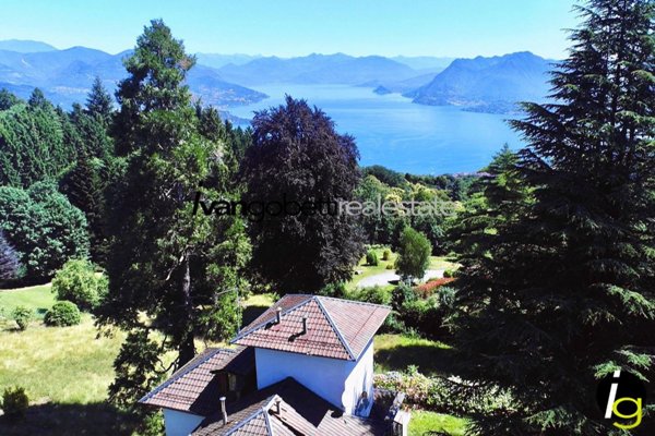 casa indipendente in vendita a Stresa in zona Alpino