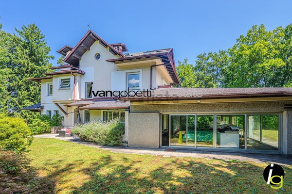 casa indipendente in vendita a Stresa in zona Vedasco