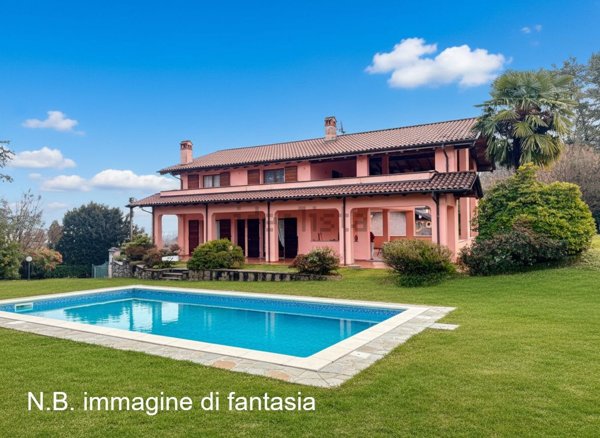 casa indipendente in vendita a Stresa