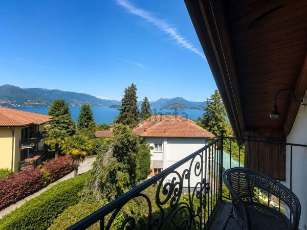 casa indipendente in vendita a Stresa in zona Carciano