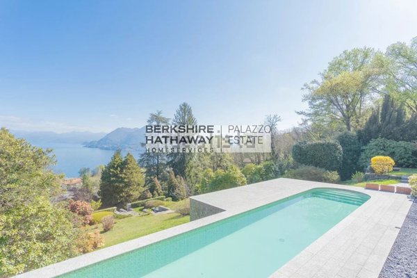 casa indipendente in vendita a Stresa in zona Carciano