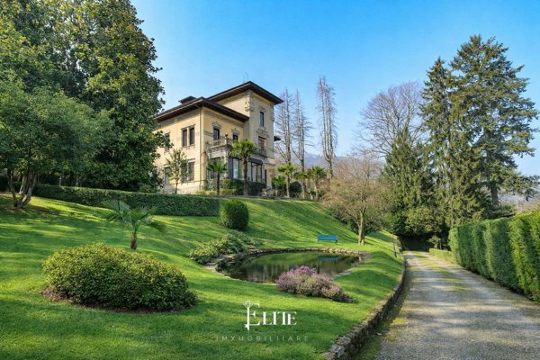 casa indipendente in vendita a Stresa