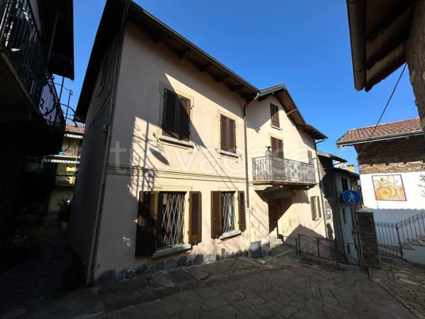 casa indipendente in vendita a Stresa in zona Someraro