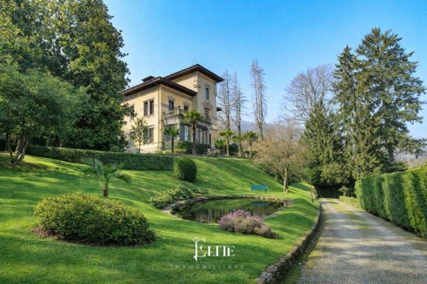 casa indipendente in vendita a Stresa