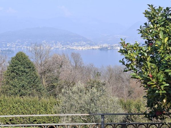 casa indipendente in vendita a Stresa