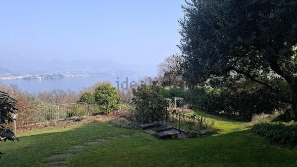 casa indipendente in vendita a Stresa