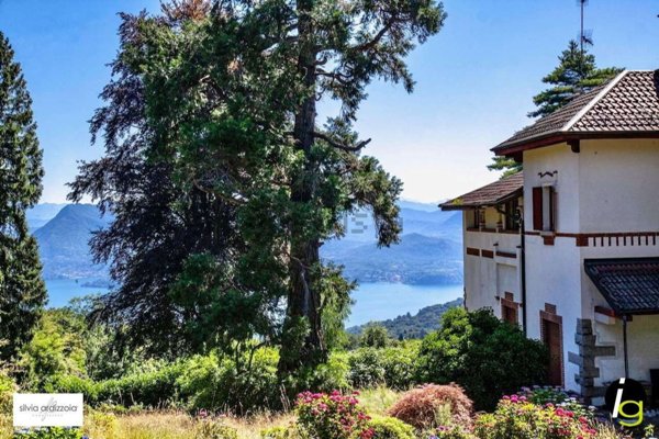 casa indipendente in vendita a Stresa in zona Alpino
