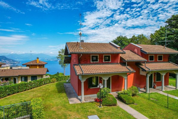 casa indipendente in vendita a Stresa in zona Levo