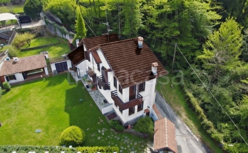 casa indipendente in vendita a Stresa in zona Magognino