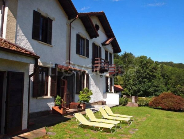 casa indipendente in vendita a Stresa in zona Magognino