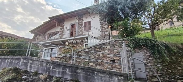 casa indipendente in vendita a Stresa in zona Someraro