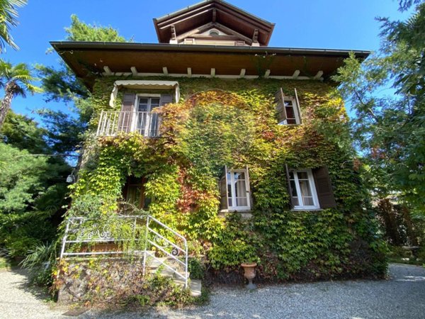 casa indipendente in vendita a Stresa