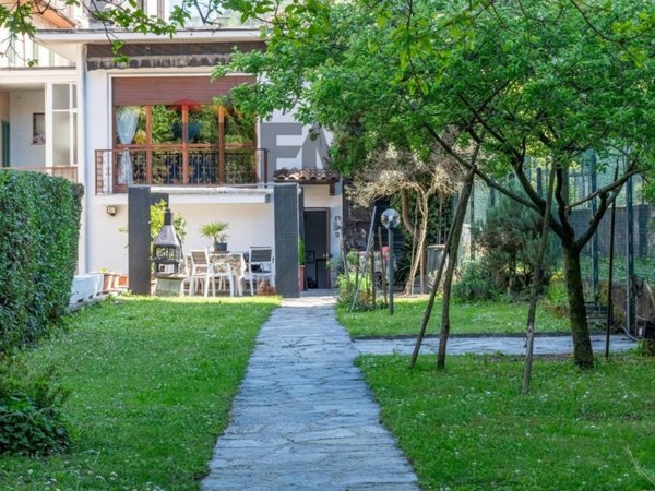 casa indipendente in vendita a Stresa