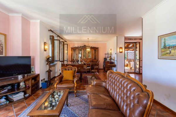 casa indipendente in vendita a Stresa in zona Isola Bella
